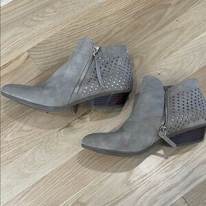 Sam Edelman girls anklet boots, size 3